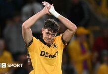 Jorgen Strand Larsen: Wolves willing to sell striker amid Nottingham Forest interest Jorgen Strand Larsen applauding