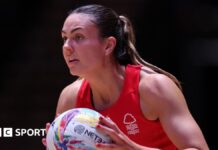 Netball Super League: Nottingham Forest beat Mavericks 60-59 in thriller Nottingham Forest defender Tash Pavelin