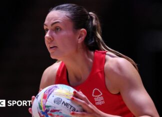 Netball Super League: Nottingham Forest beat Mavericks 60-59 in thriller Nottingham Forest defender Tash Pavelin