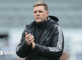 Newcastle: Club not looking to make Eddie Howe change ‘at the moment’ Eddie Howe applauds Newcastle United supporters after the defeat against Sunderland at St James' Park on 22 March 2026