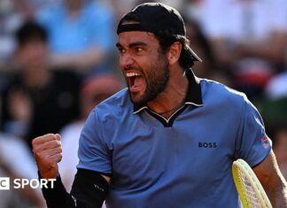 French Open 2026 results: Matteo Berrettini one of three Italians in quarter-finals Matteo Berrettini holds up his fist and celebrates